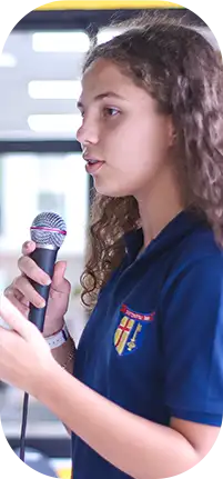 Alunos durante o Culto de Páscoa